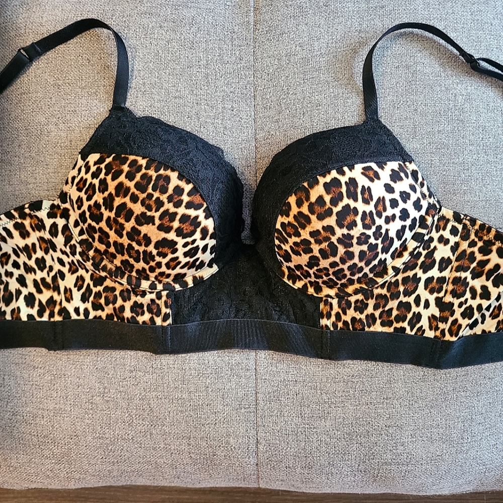 La SENZA animal print double push-up bra, Size 34B.
